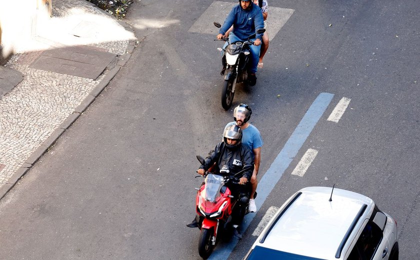 Conheça dez cuidados para uma viagem de moto mais segura