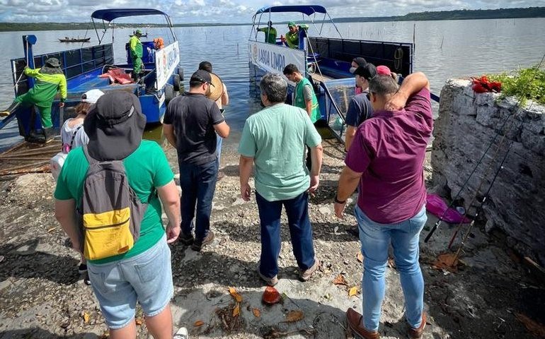 Funcionamento dos Ecoboats é apresentado a alunos de pós-graduação