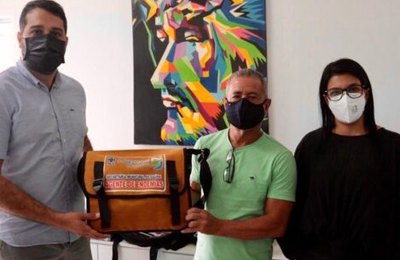 Saúde de Santana do Mundaú entrega novos equipamentos e uniformes para profissionais
