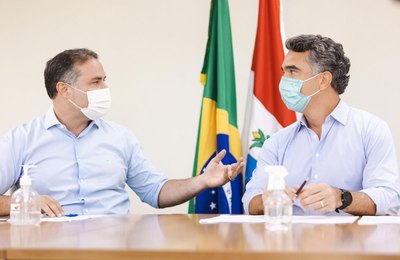 Renan Filho anuncia distribuição mensal de kits menstruais para alunas da rede estadual 