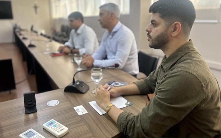 Sedics recebe empresários e apresenta cenário de fornecimento de matéria-prima de reciclado às indústrias