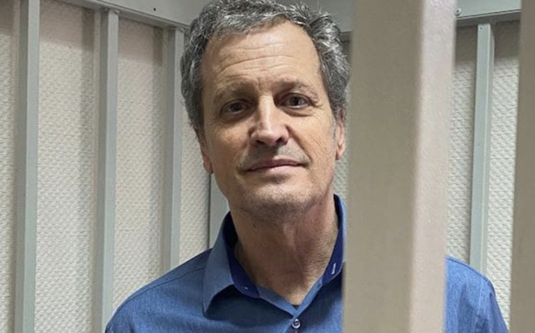 Rússia liberta prisioneiro americano após visita de enviado de Trump, afirma Casa Branca