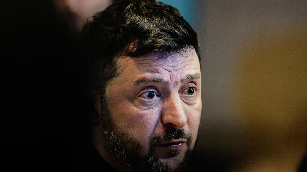 Prefeito de Kiev inicia processo de remoção de Zelensky, afirma analista