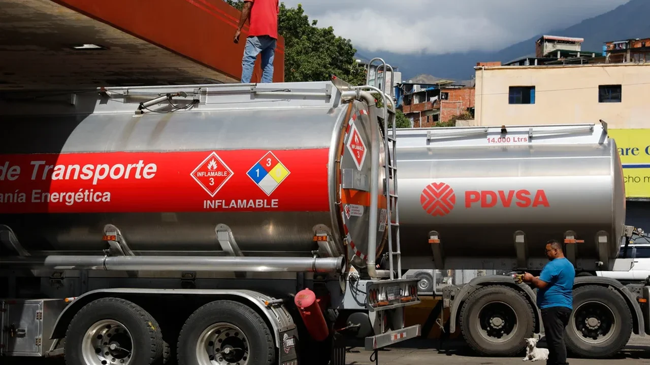 EUA buscam afirmar seu controle sobre o petróleo venezuelano com apreensões e vendas de petroleiros em todo o mundo