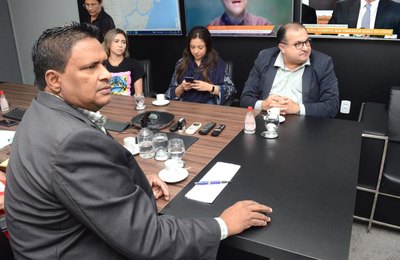 Em visita à Seris, secretário da Fazenda George Santoro conhece ações e situação das unidades prisionais