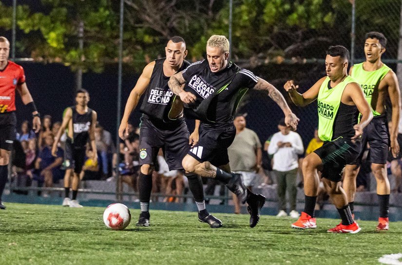 Areninha da Pajuçara recebe Mc Daniel e influenciadores para disputa de futebol