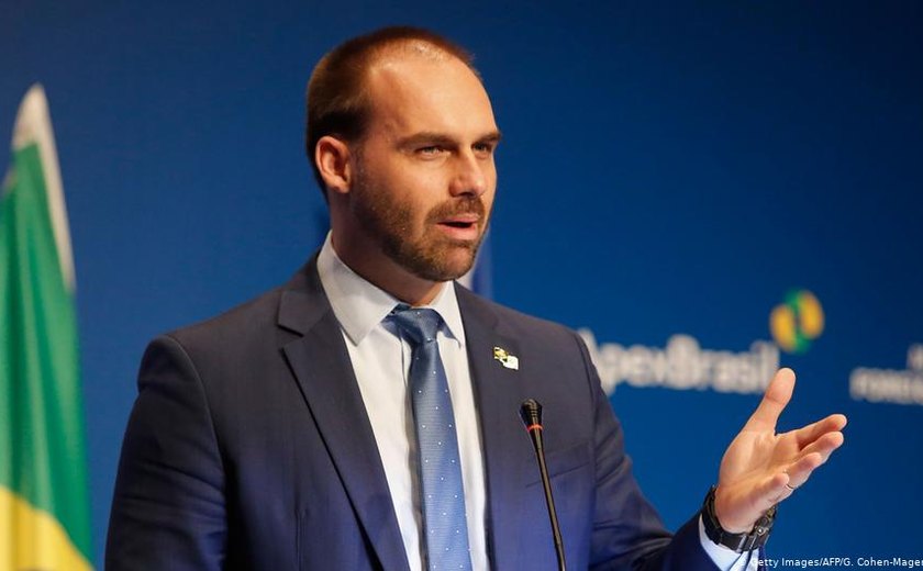 Eduardo Bolsonaro reassume liderança do PSL na Câmara dos Deputados