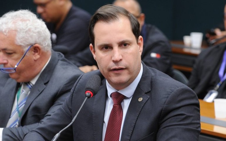 Comissão aprova livre estacionamento para oficiais de justiça em serviço