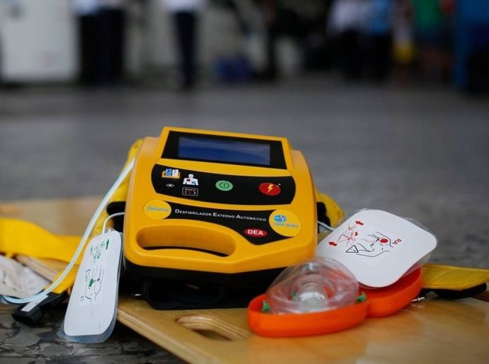 ALE discute em 2º turno projeto que obriga instalação de desfibriladores em locais de grande circulação