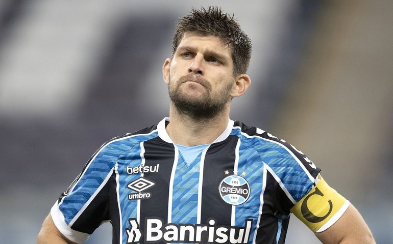 Recuo do Grêmio em decisão de 'concussão' de Kannemann não é permitida, diz presidente de Comissão Médica da CBF