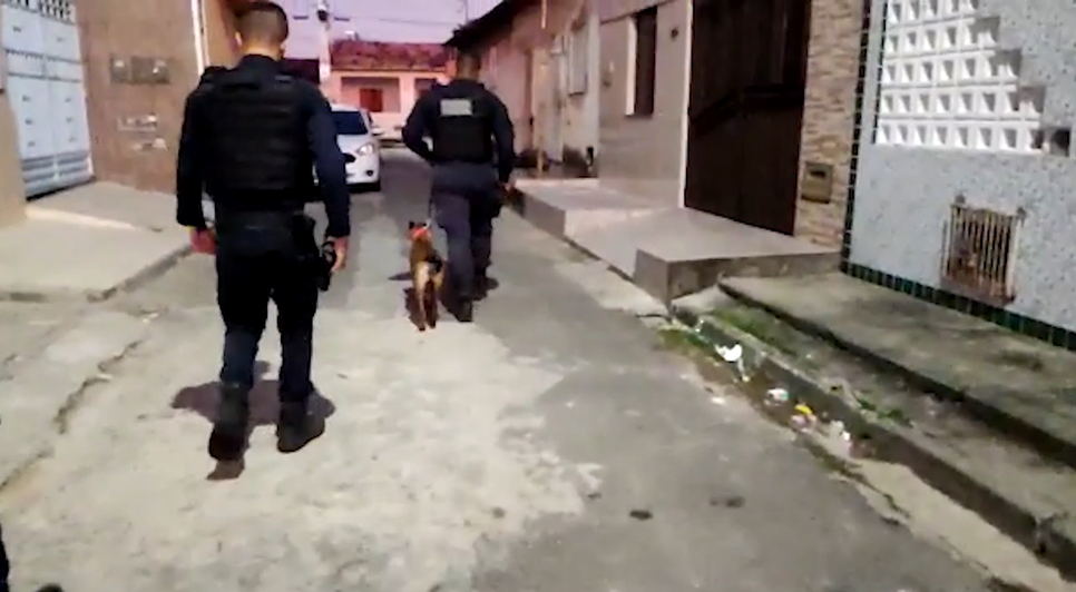 Duas pessoas morrem e quatro são presas durante operação policial contra tráfico de drogas na Zona Norte de Aracaju / Foto: Foto: SSP/SE
