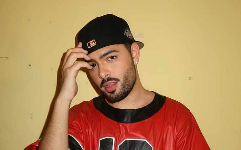 Pedro Sampaio conta que mandou DM para Rosalía (sem resposta) e rebate críticas: 'Não rotulo música por gênero e sexualidade'