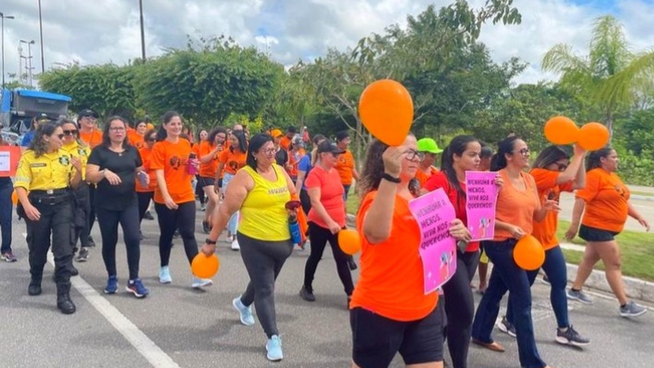 Mulheres fazem caminhada em Arapiraca contra a violência