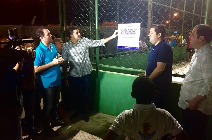 Prefeito Rui Palmeira reinaugura Centro Esportivo em Fernão Velho
