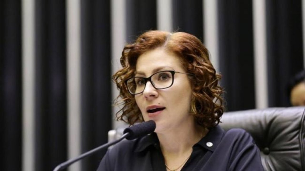 Zambelli diz que Bolsonaro pode ser preso e é chamada de ‘traíra’