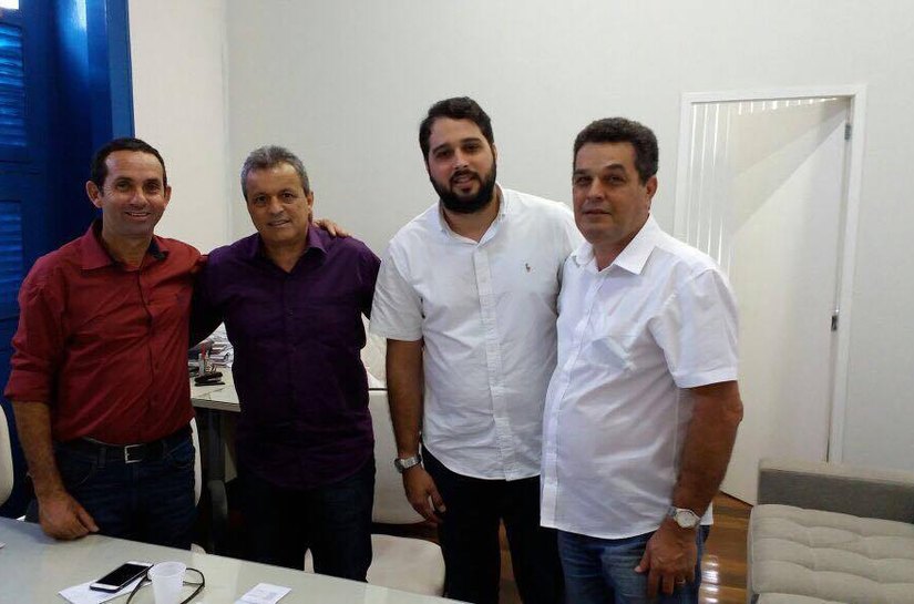 Santana do Mundaú: prefeito Arthur Freitas se reúne com titular da Setrand