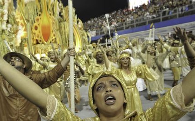 Mocidade Alegre é tricampeã do carnaval de SP