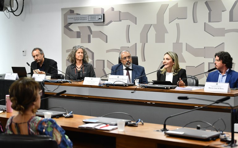 CDH aprova projeto que previne racismo em estabelecimentos comerciais