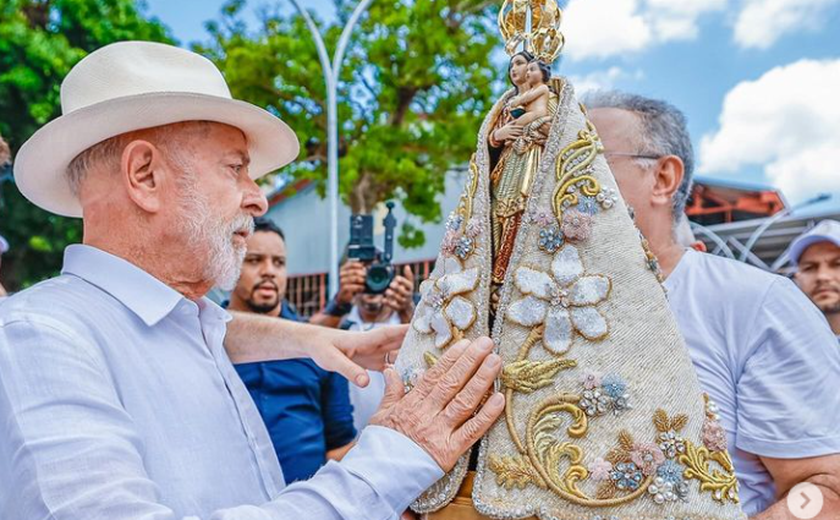 Lula participa da procissão do Círio de Nazaré no camarote do governador Helder Barbalho