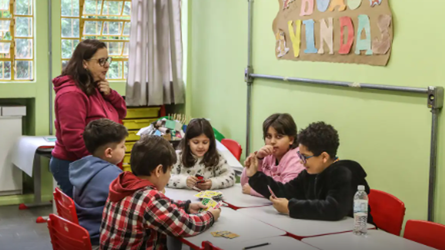 Senado aprova projeto que cria política para estudantes superdotados