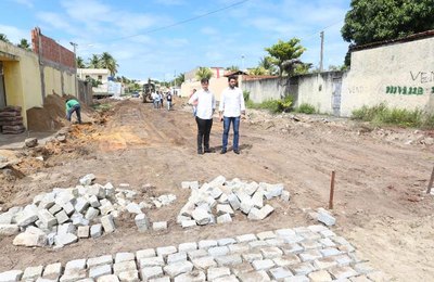 Obras de drenagem e pavimentação avançam na Massagueira  