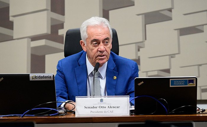 Otto Alencar apresentou relatório favorável ao projeto de Randolfe Rodrigues