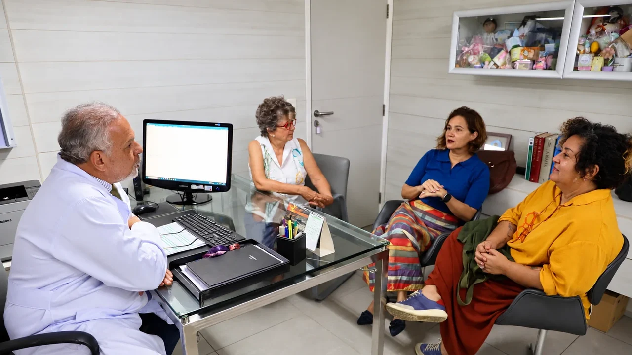 MPAL e movimentos sociais discutem melhorias no atendimento ginecológico e obstétrico para a população LGBTQIA+
