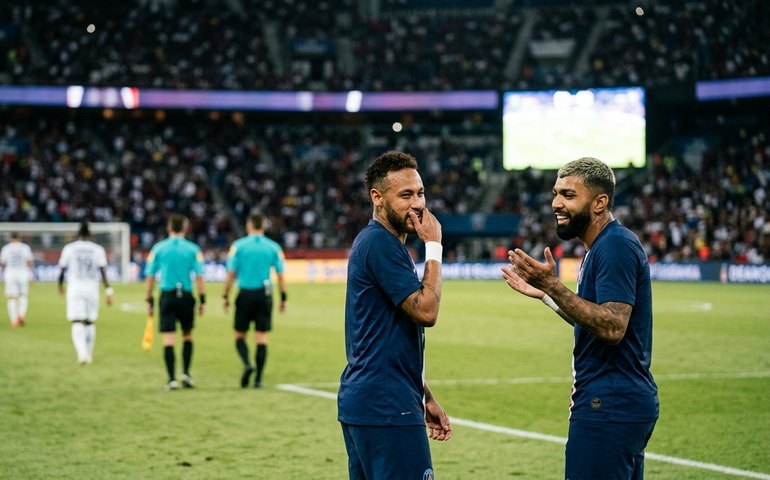 Neymar e Gabigol ironizam decisão do VAR que anulou gol do Santos