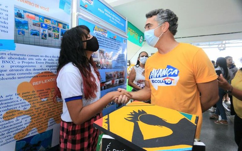 Educação: bolsas do Cartão Escola 10 já beneficiaram mais de 50 mil alunos