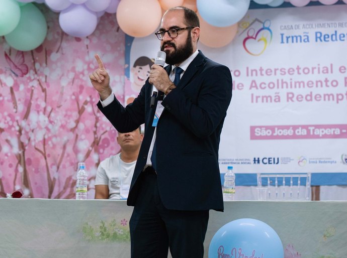 Juiz Rafael Wanderley palestra sobre garantias de direitos para crianças e adolescentes
