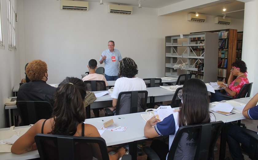 Curador da FliPenedo estreia programação das oficinas de escrita criativa