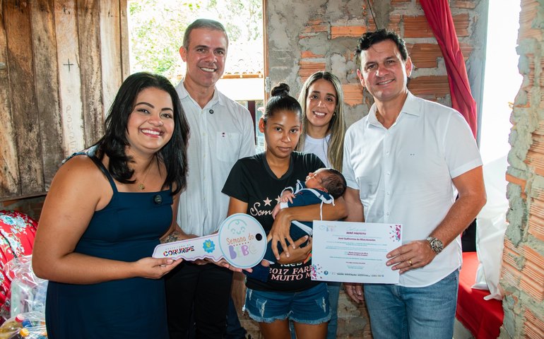 Na Semana do Bebê, prefeito Marcelo Beltrão homenageia José Guilherme, o Bebê Prefeito 2025