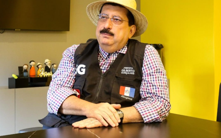 Em meio a crise política, prefeito Carlos exonera Gilberto Gonçalves da Secretaria em Rio Largo