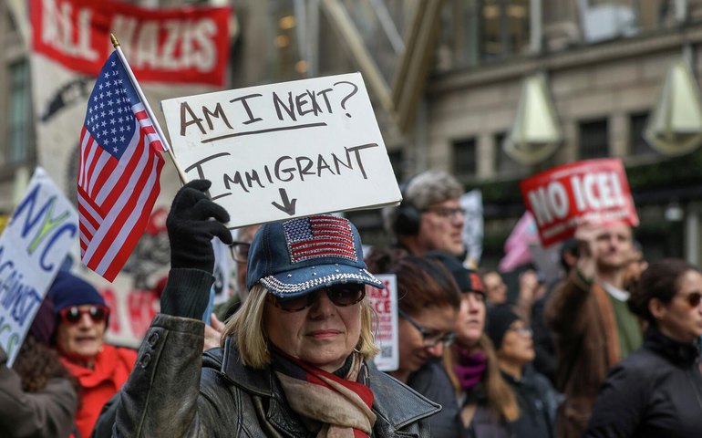 Protestos contra política migratória e intervenções externas da Casa Branca eclodem nos EUA