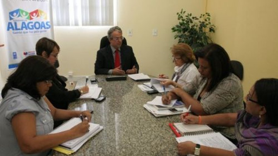Estado fará estudo de impacto para implantação do Piso Nacional dos professores