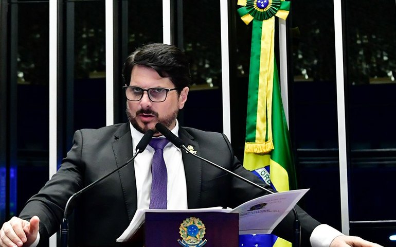 Marcos do Val faz alerta sobre 'ameaças' à democracia