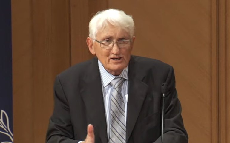 Filósofo alemão Jürgen Habermas, teórico da 'esfera pública', morre aos 96 anos