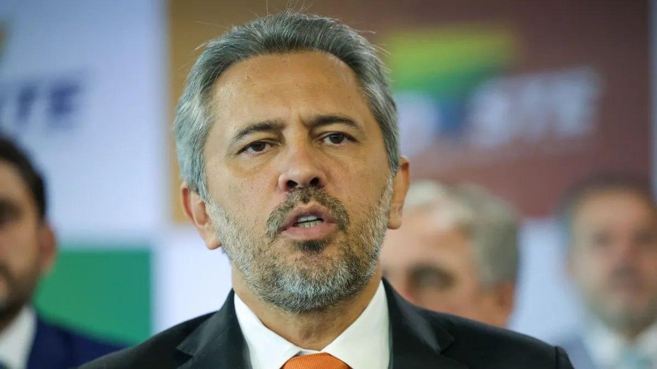 Elmano de Freitas é reeleito governador do Ceará