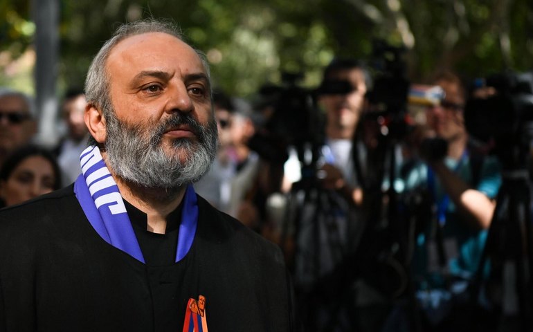 Governo armênio transforma 'conflito político em cruzada contra o clero' e busca atingir Rússia