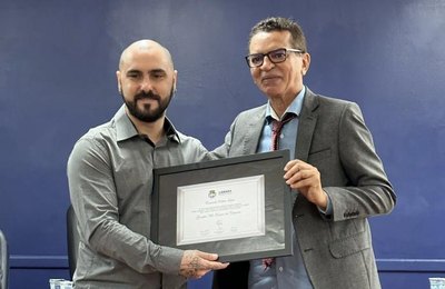 Diretor de Comunicação do TCE/AL recebe Comenda Radialista Edécio Lopes