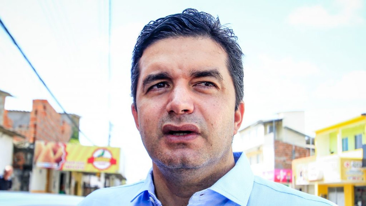 Deputados governistas cogitam apoiar Rui Palmeira para governador