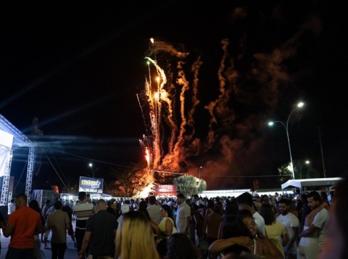 Campo-alegrenses comemoram a chegada de 2026 com shows e a tradicional queima de fogos