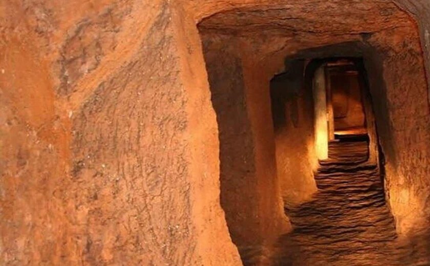 Arqueólogos descobrem cidade subterrânea sob casas históricas no centro do Irã (FOTOS)