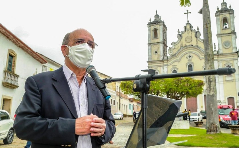 Ronaldo Lopes anuncia o maior aumento salarial para servidores da Educação da Prefeitura de Penedo