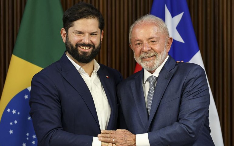 Lula recebe Boric e defende integração sul-americana