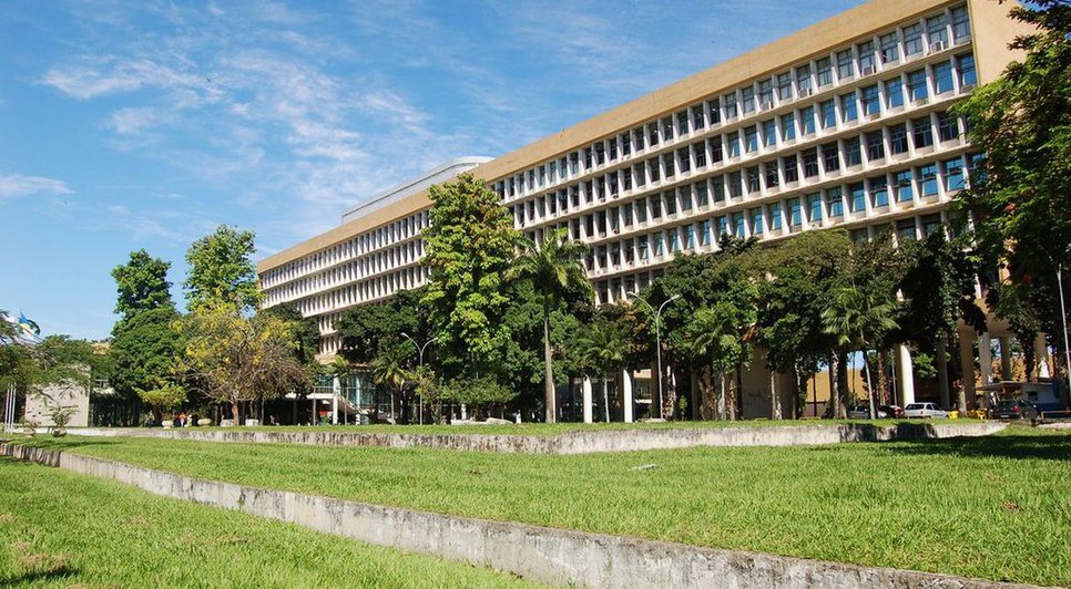 UNIVERSIDADE FEDERAL DO RJ