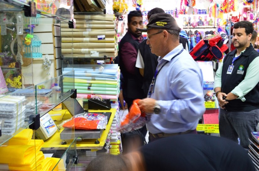 Produtos comercializados durante o Carnaval são fiscalizados pelo Inmeq