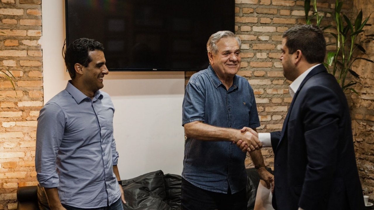 Candidato, Ronaldo Lessa informa à Câmara Municipal que fica impossibilitado de assumir a prefeitura