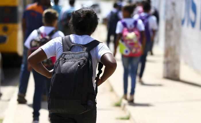 A decisão da Prefeitura de Maceió de efetuar os processos pela internet visa atender o maior número de alunos e responsáveis