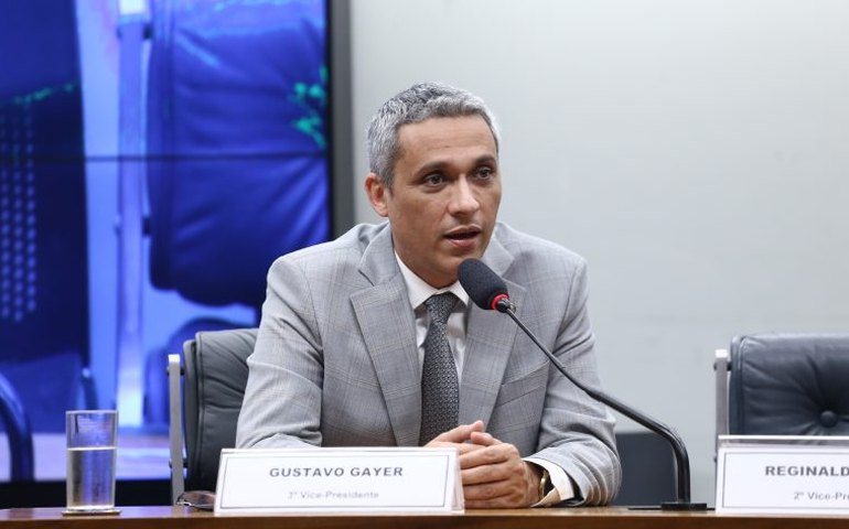 Comissão aprova fim do monopólio nos serviços postais